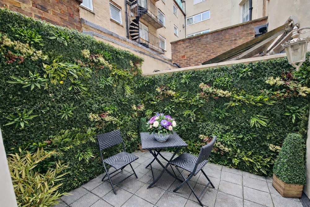 Park Lane Apartments/Clarges Street 38/50