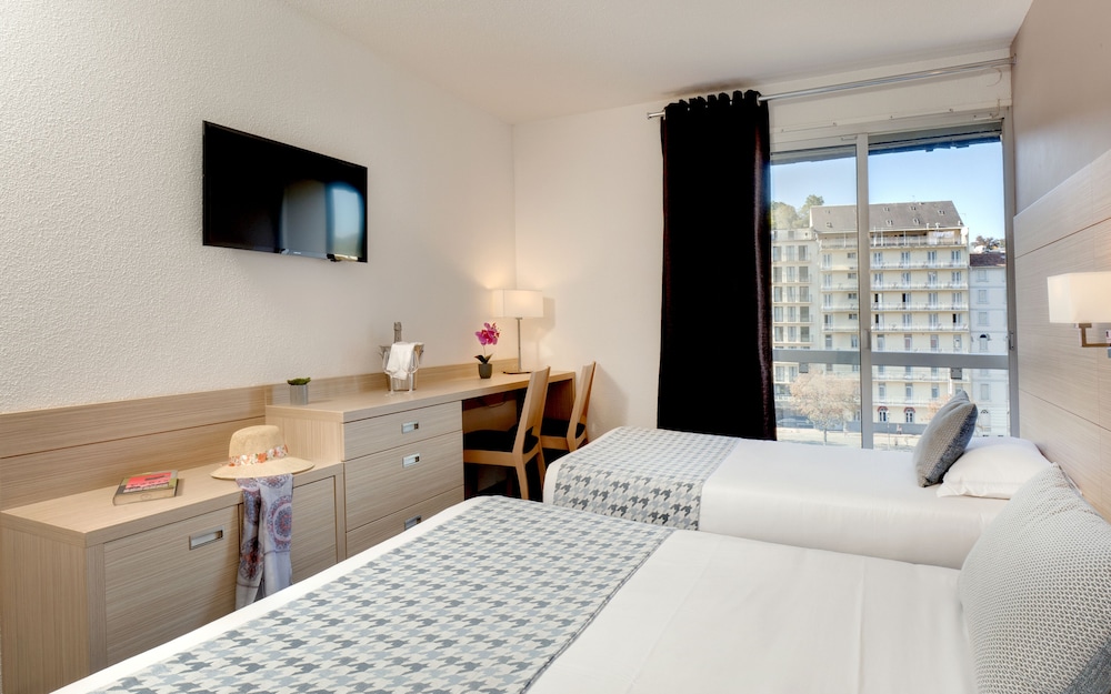 Hotel Mediterranee 11/67