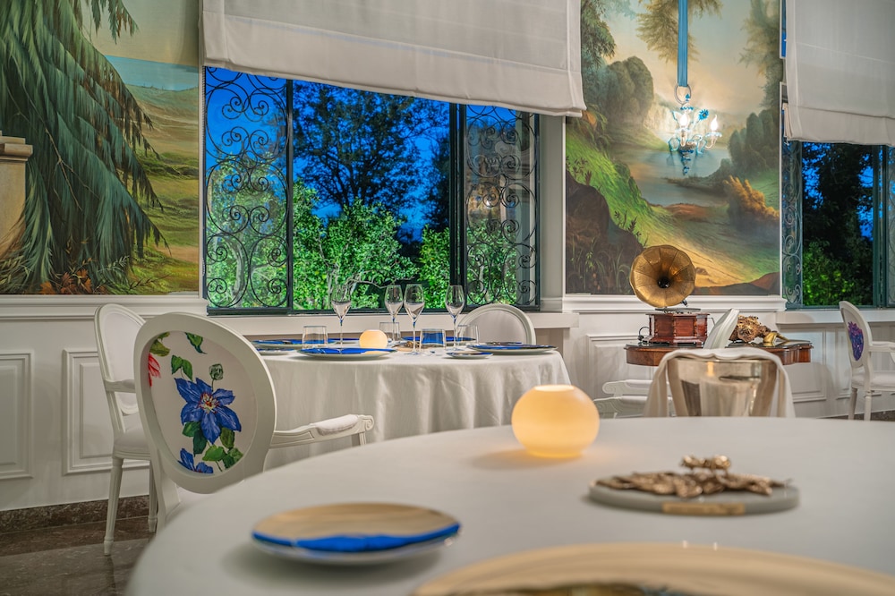 Majestic Palace Sorrento, Curio Collection by Hilton 8/56