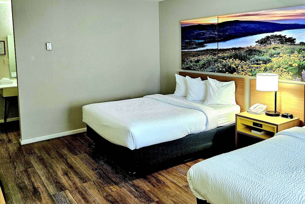 Days Inn and Suites by Wyndham Downtown Missoula-University 16/66