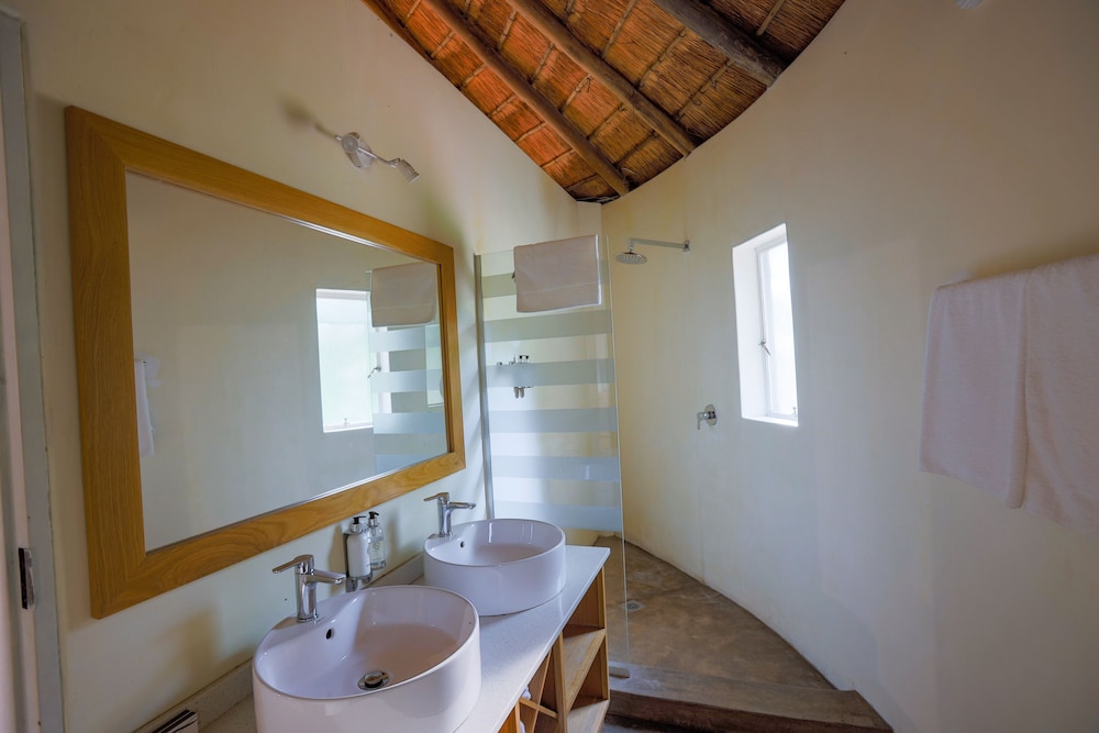 Aha Sefapane Lodges And Safaris 50/50