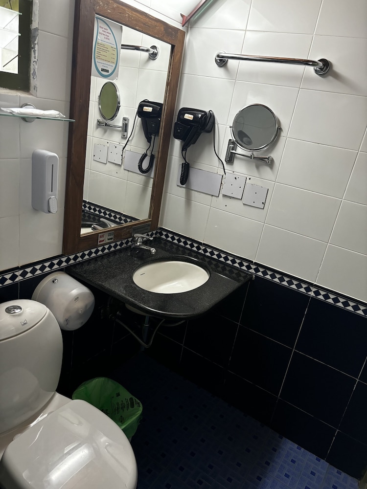 1 BEDROOM, COTTAGE, TWIN BEDS, GARDEN AREA