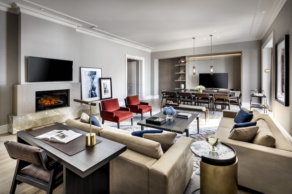 The St Regis Toronto 44/66