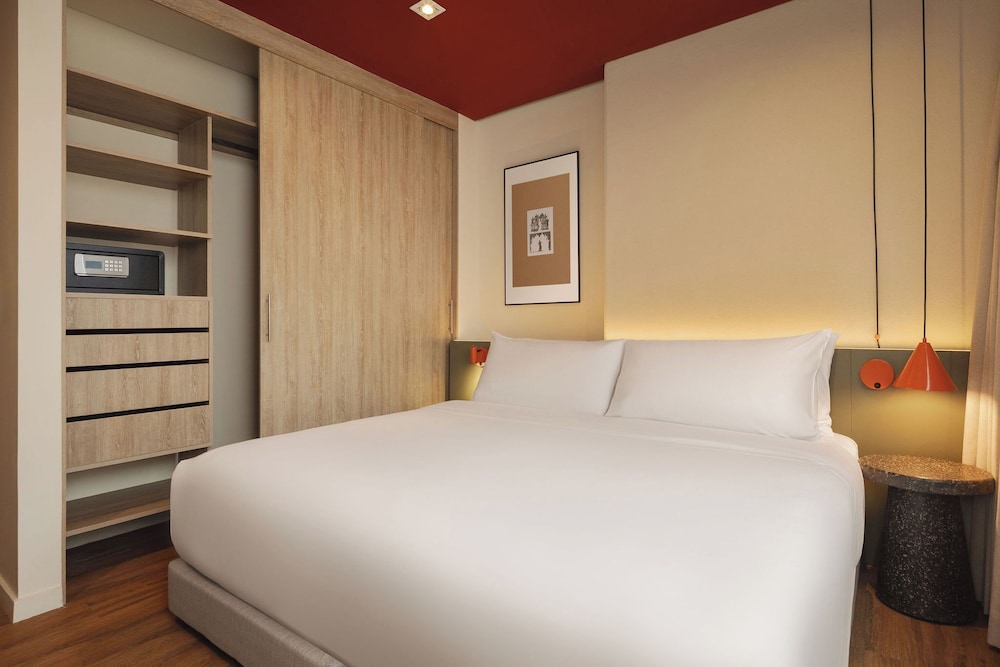 Versus Hotel 26/65