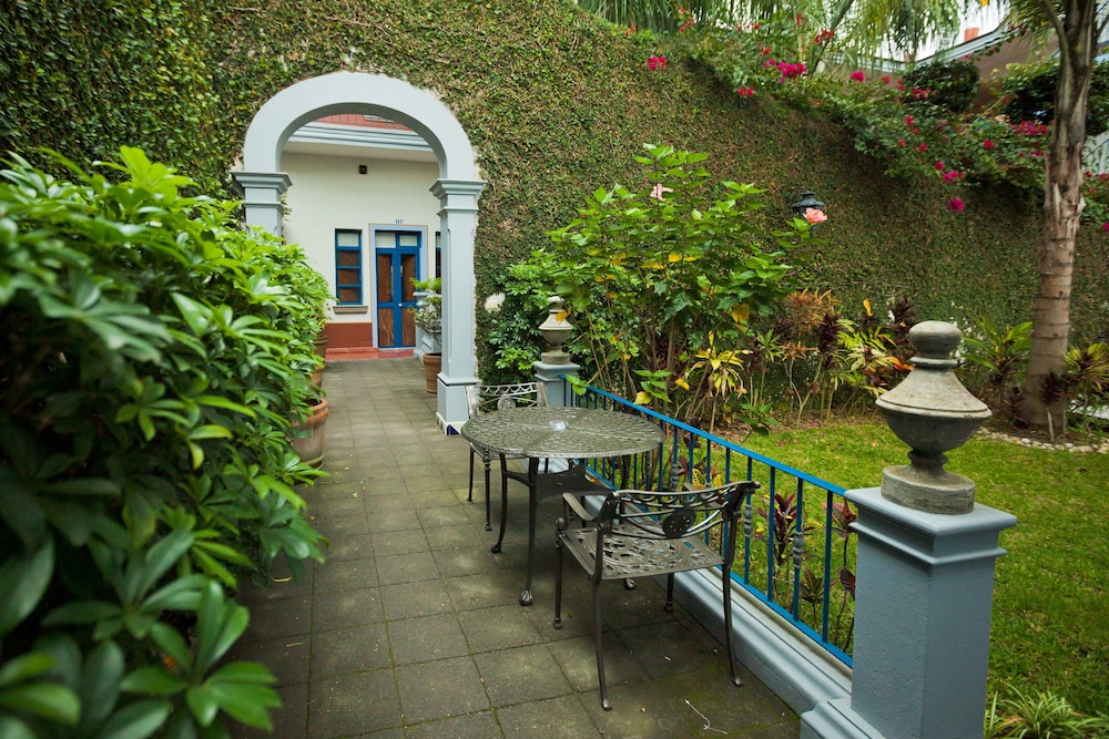Posada del Cafeto 58/66