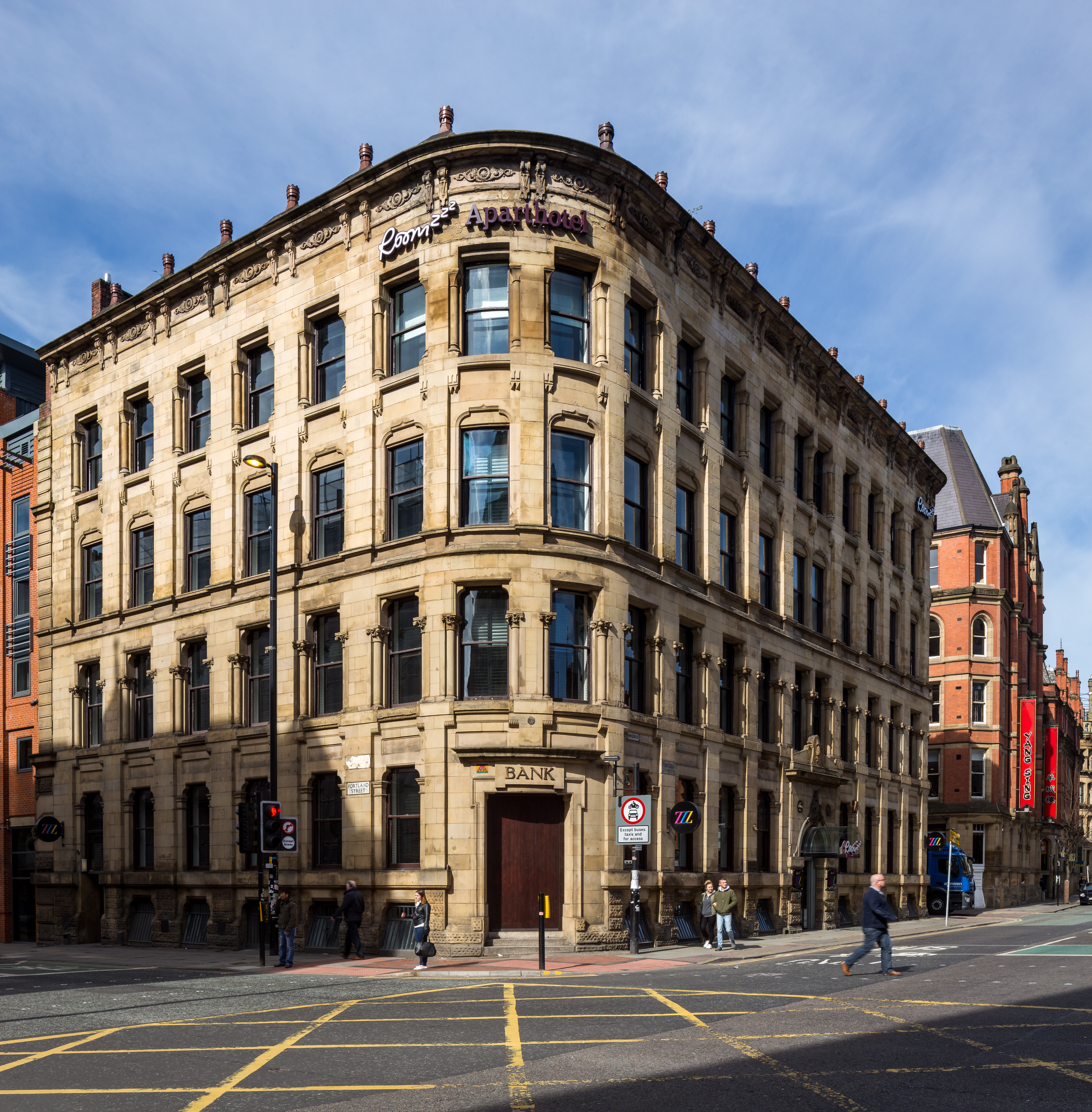 Roomzzz Manchester 20/26