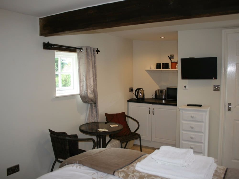 Manor Guest House 35/50