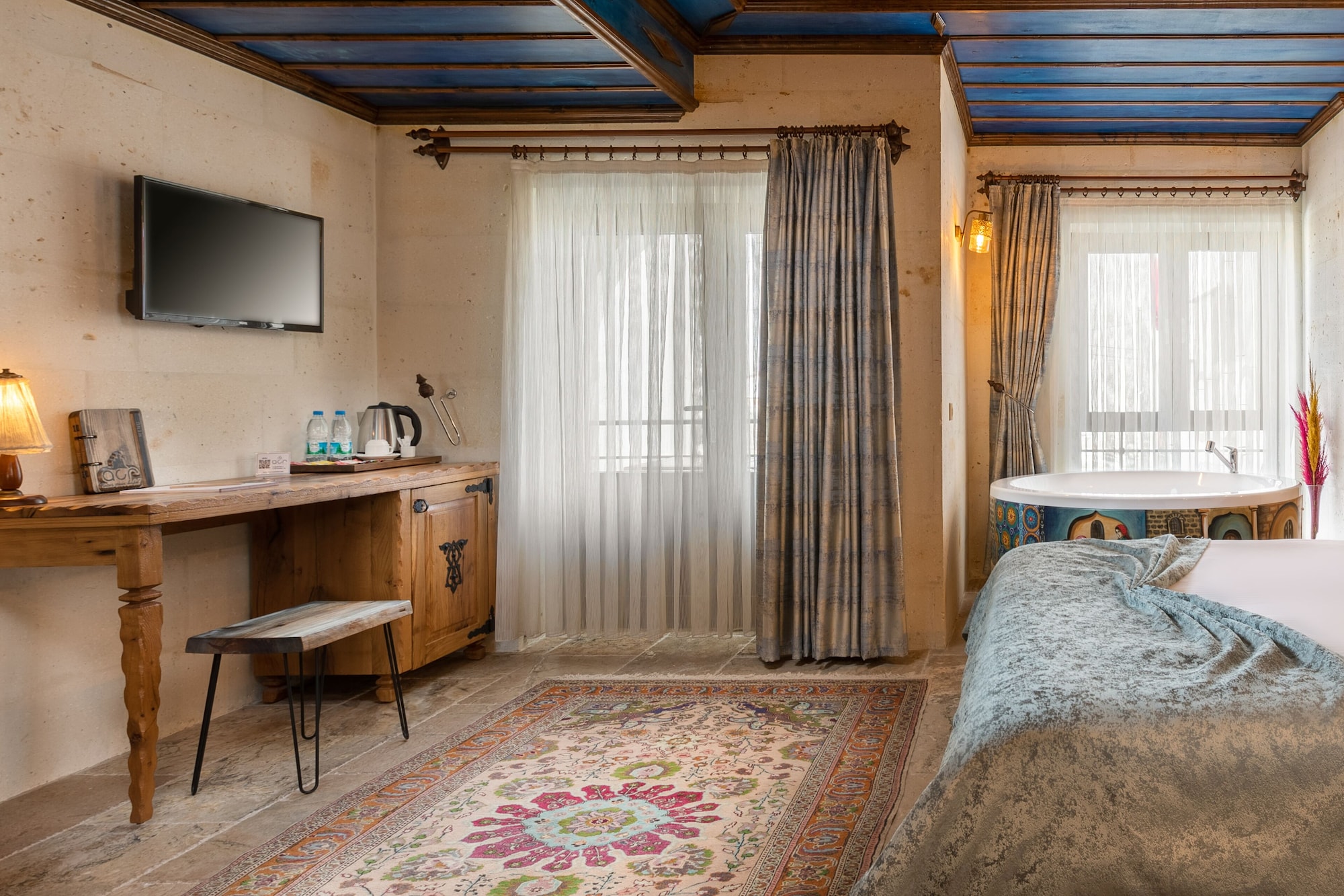 Stone, Deluxe, Suite, Queen Bed، Acer Cave Hotel 8/10