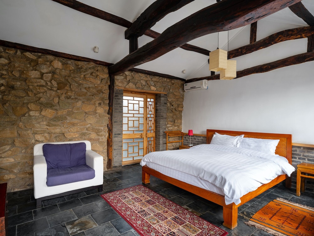 Rock, House, Twin Beds, 2 King Beds
