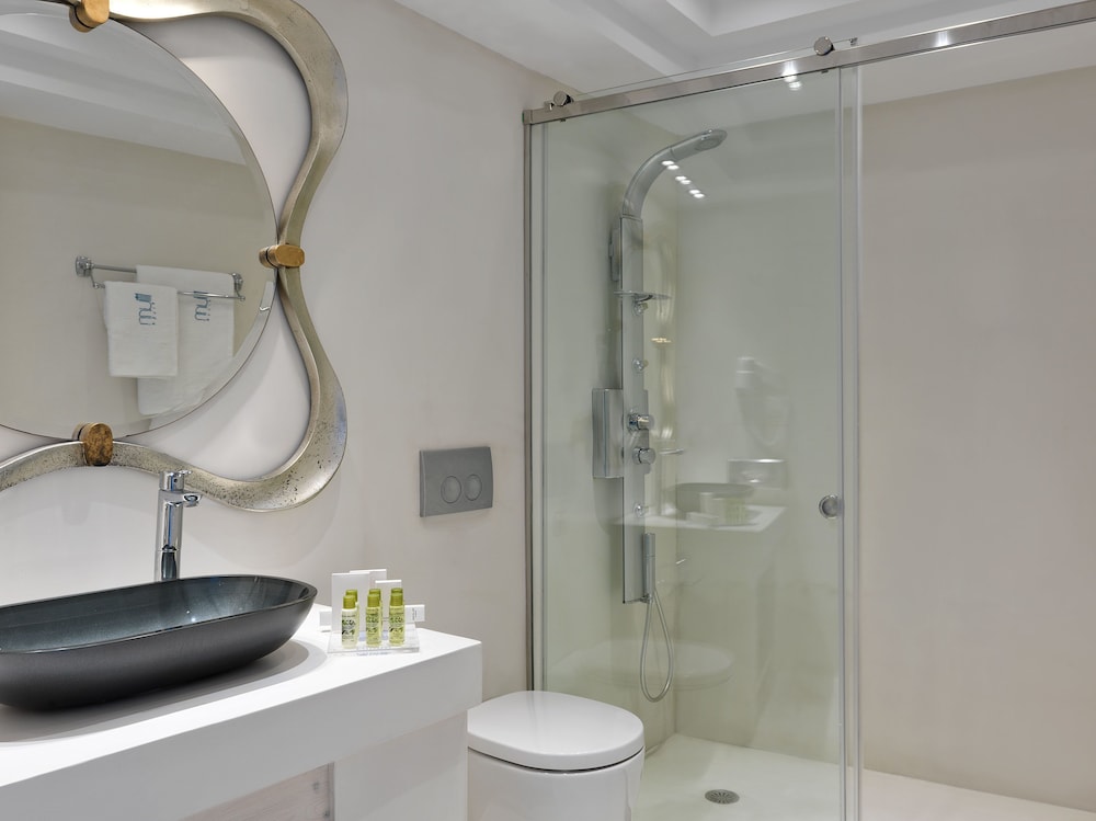Lilium Hotel Santorini 50/51