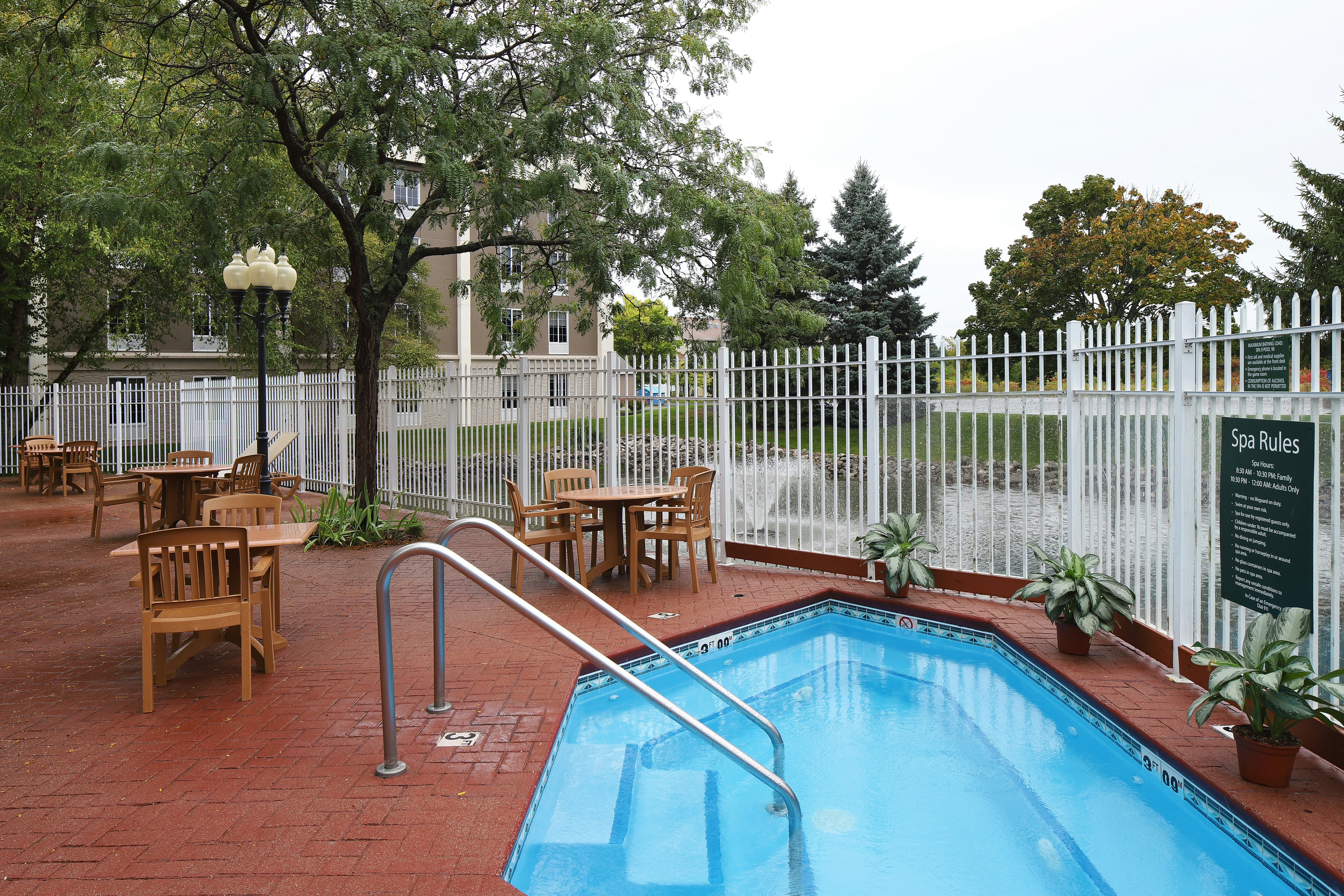 Hampton Inn Holland 55/55