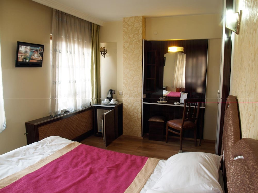 Grand Hotel Duman 8/24