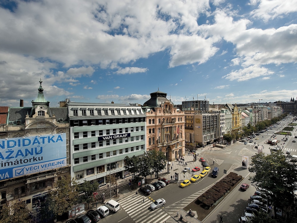 EA Hotel Julis 6/49