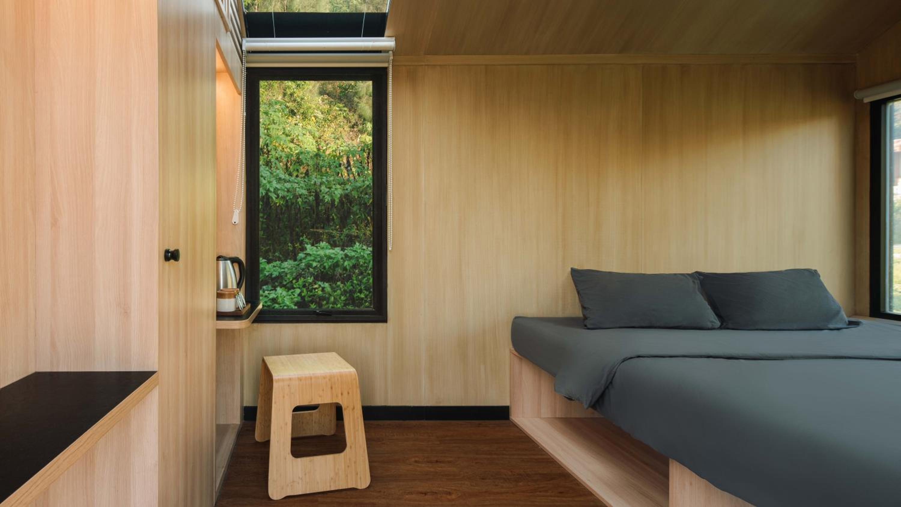 DELUXE, CABIN, WITH VIEW