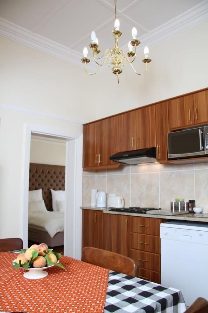 5 Camp Street Guesthouse & Self-Catering 6/50