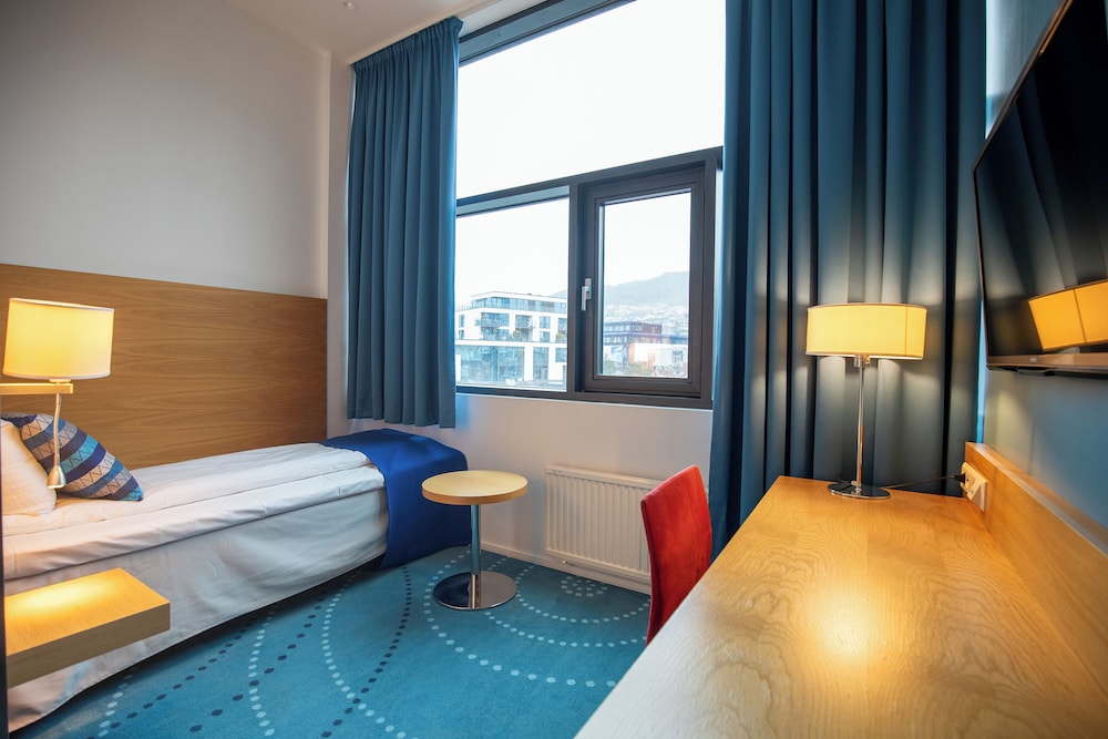 Moderate, Single, Single Bed
