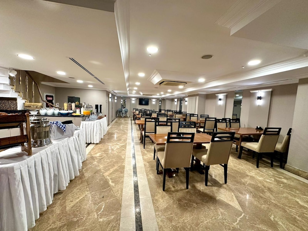 Aven Hotel 55/60
