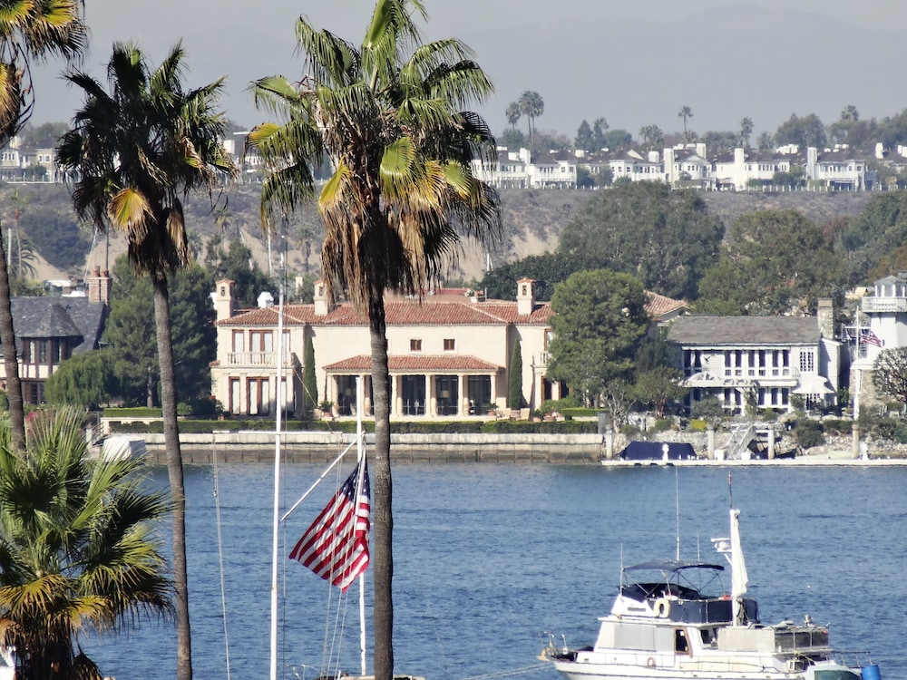 Balboa Inn 64/73