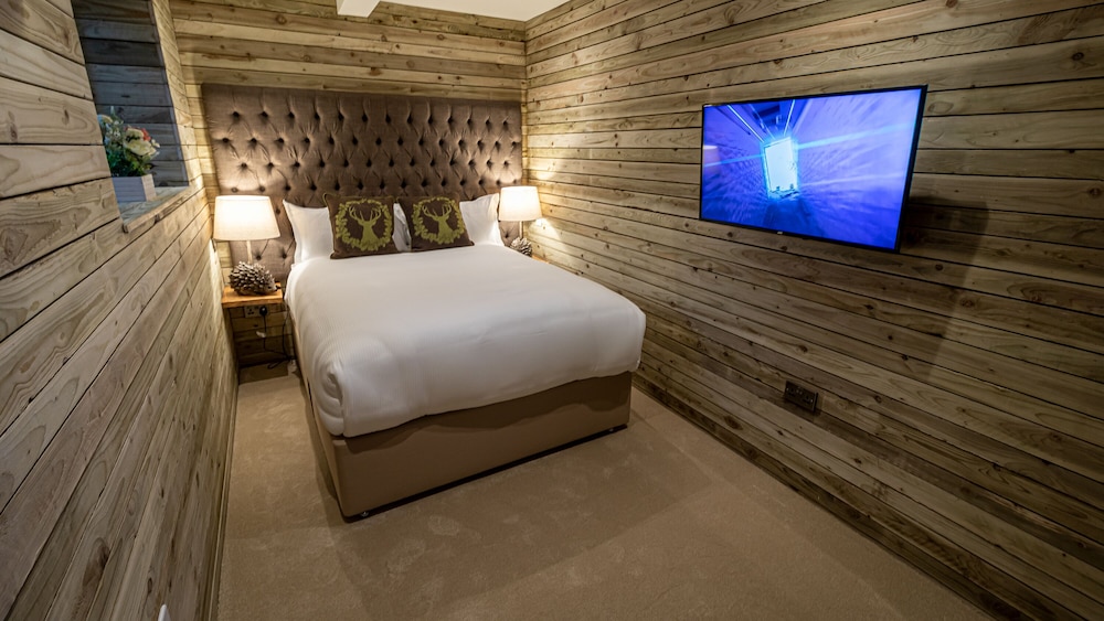 The Hotel Chester 7/50