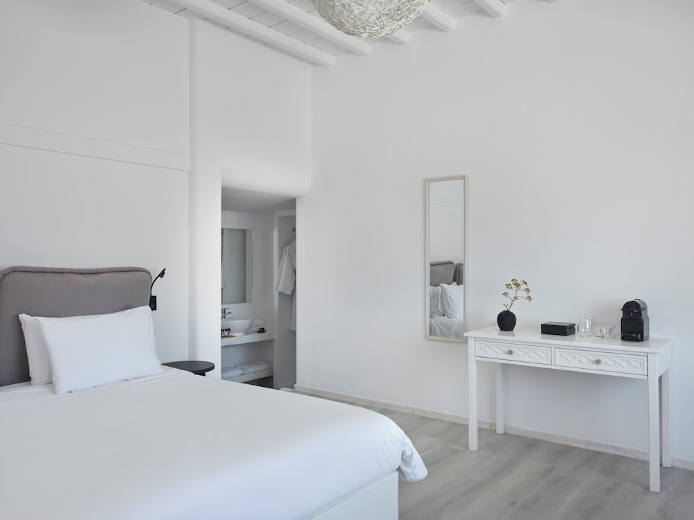 CLASSIC, DOUBLE BED, SEA VIEW, OUTDOOR JETTED TUB