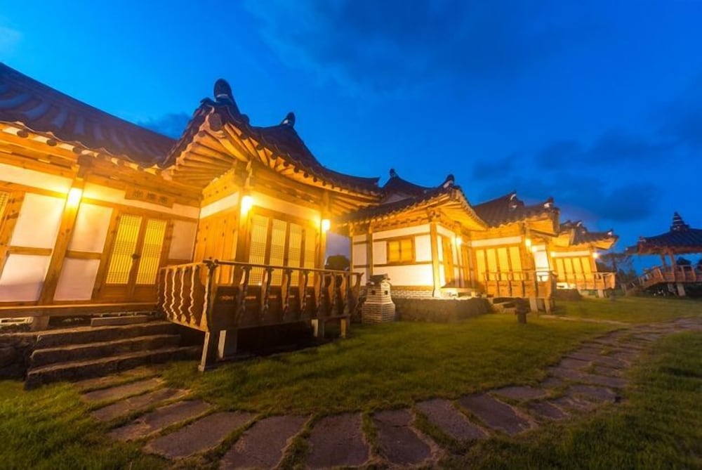 Canopus Resort Pension 7/50