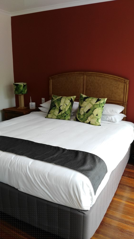South Pacific Resort 34/78