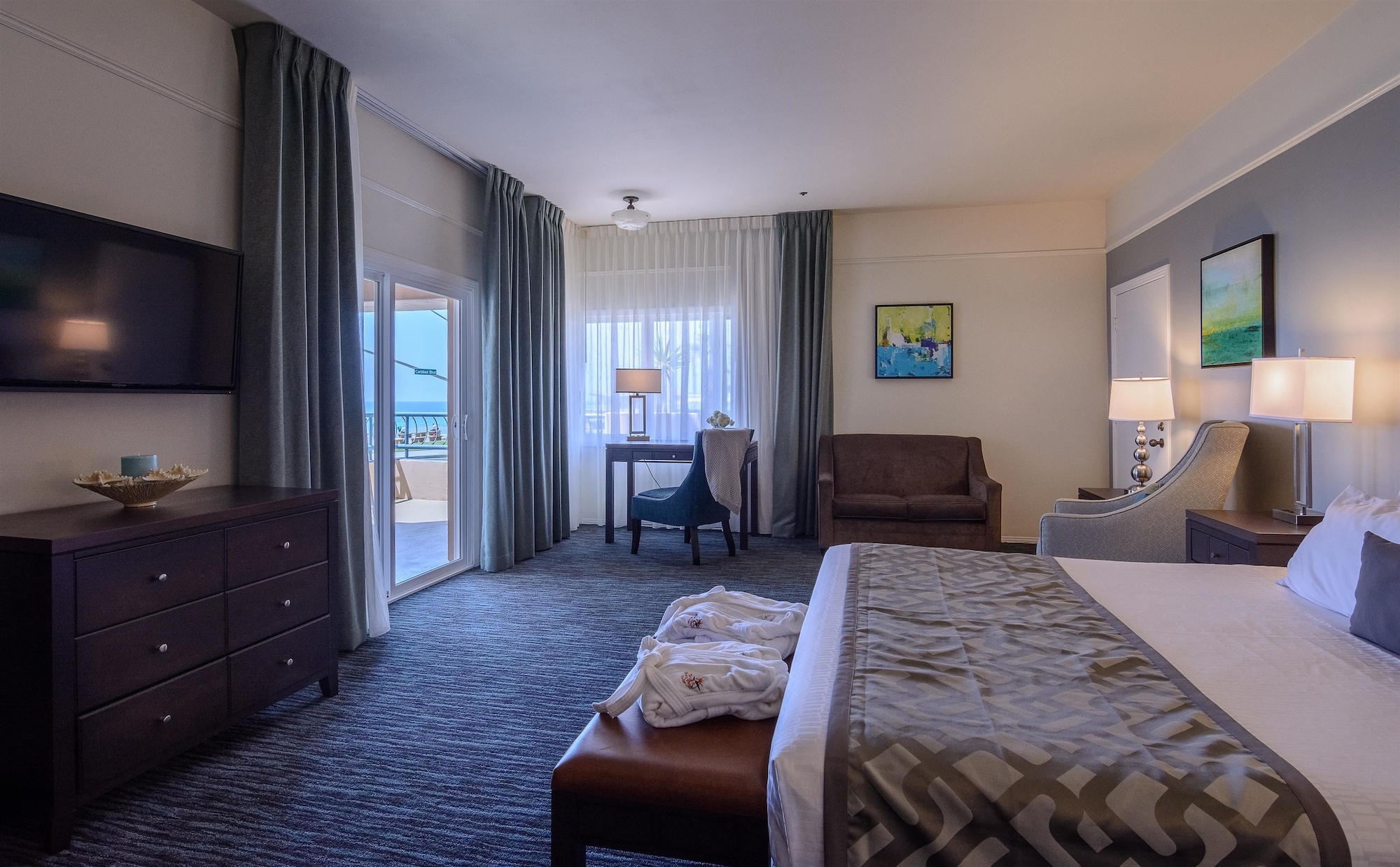 STANDARD, KING BED, OCEAN VIEW, PATIO