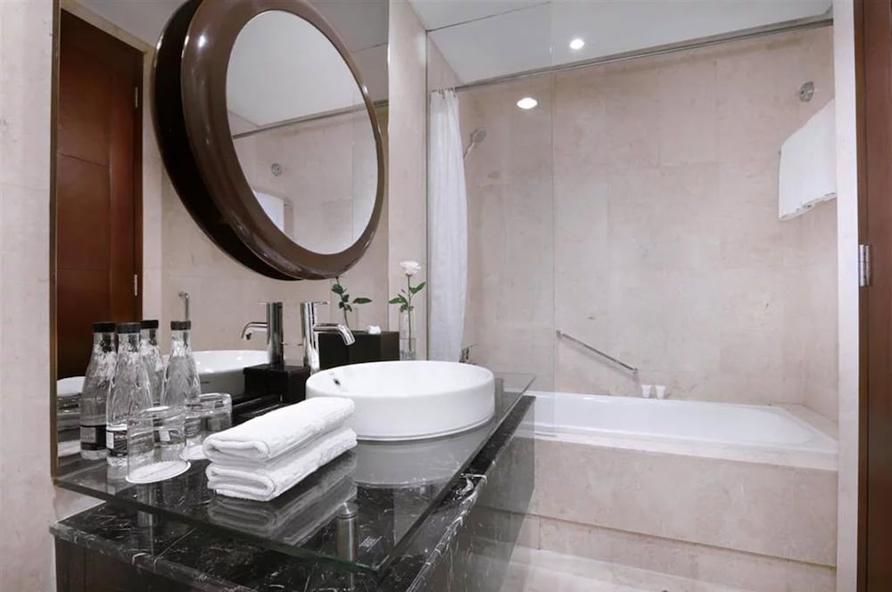 The Grove Suites by Grand Aston 55/57