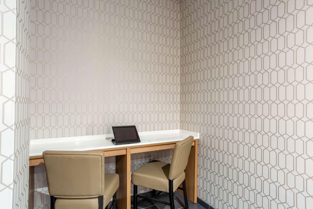 Microtel Inn Suites by Wyndham South Hill 18/19