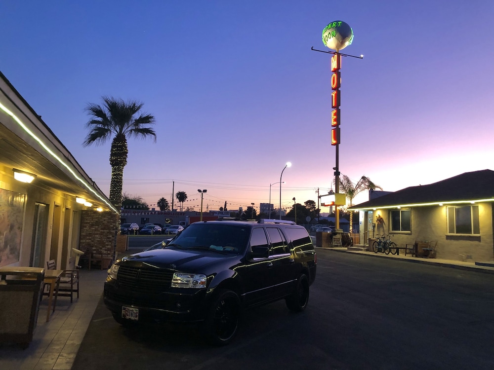 Desert Moon Motel 9/63