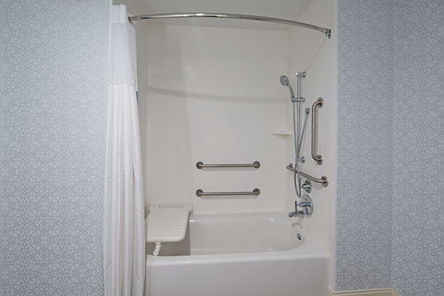 Hampton Inn Suites Gilroy Ca 43/45