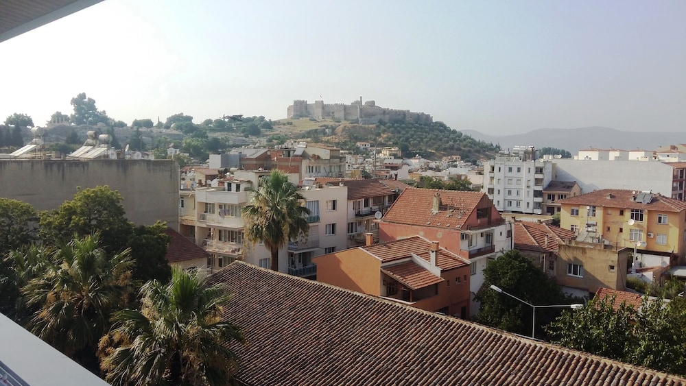 Urkmez Hotel 47/50