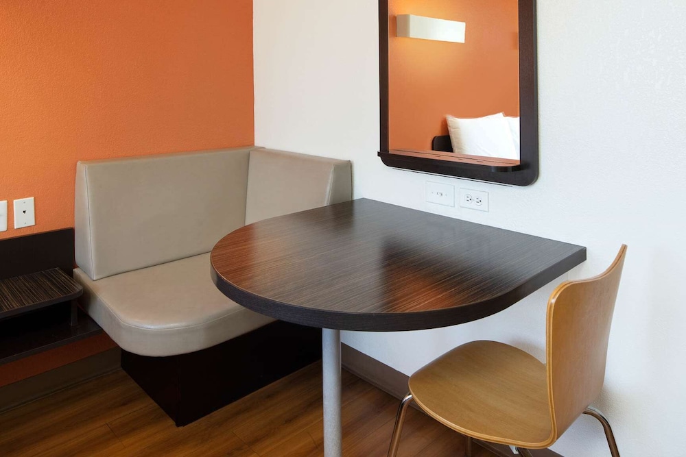 Motel6 Arcadia, CA - Los Angeles - Pasadena Area 28/40