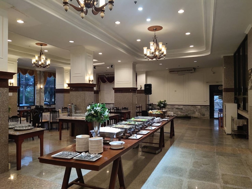 Golden Dragon Resort 36/43