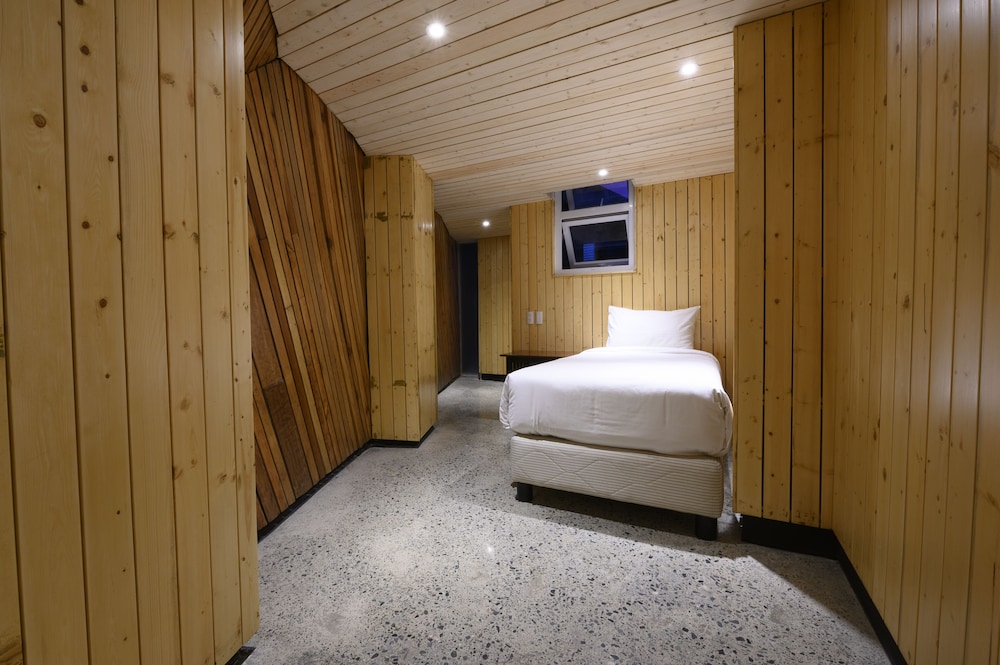 G1lodge 26/50
