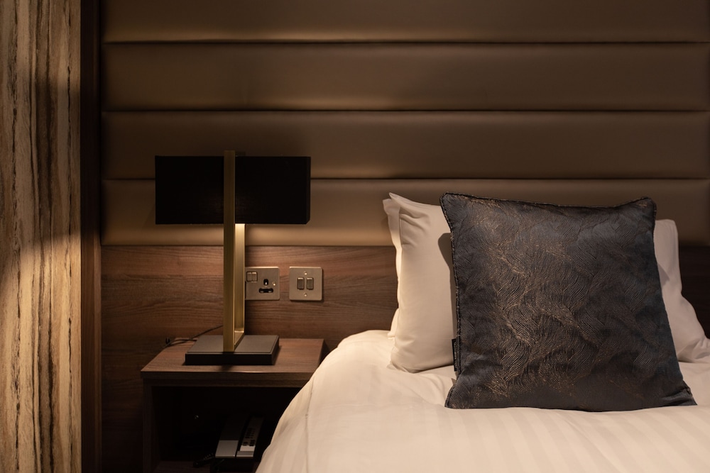 Carlton Hotel 30/61