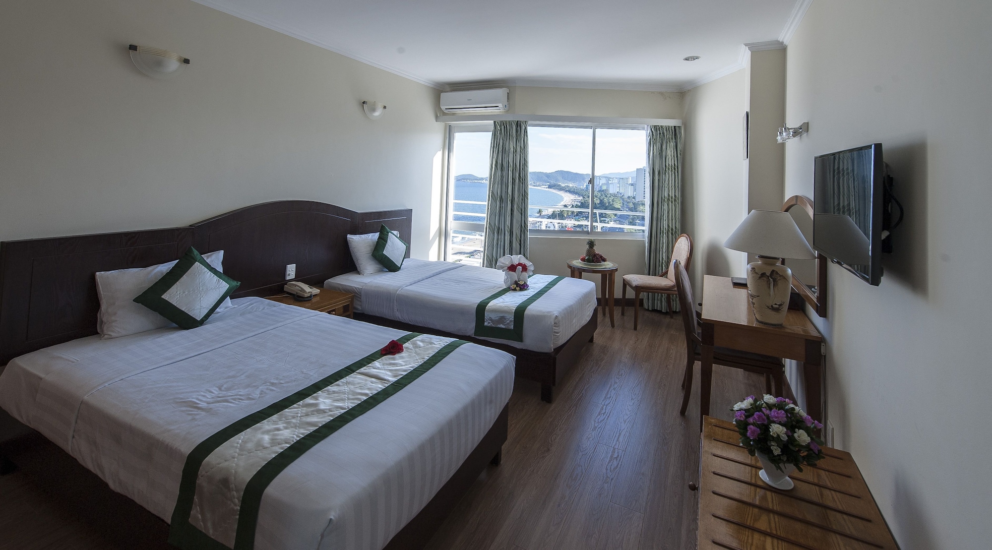 DELUXE, DOUBLE BED, SEA VIEW