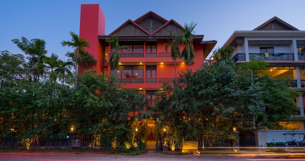 Golden Temple Hotel 6/72