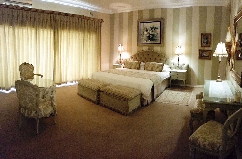 Royal Ridge Guest House and Apartments 26/70