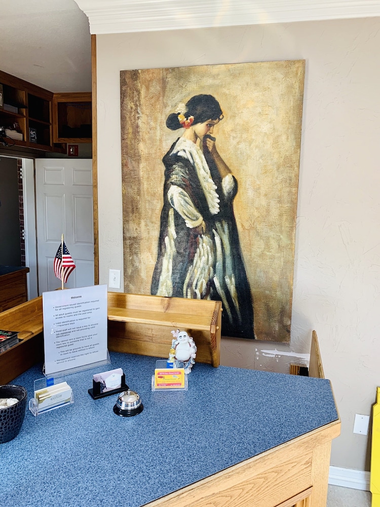 Weston Inn Suites 37/55