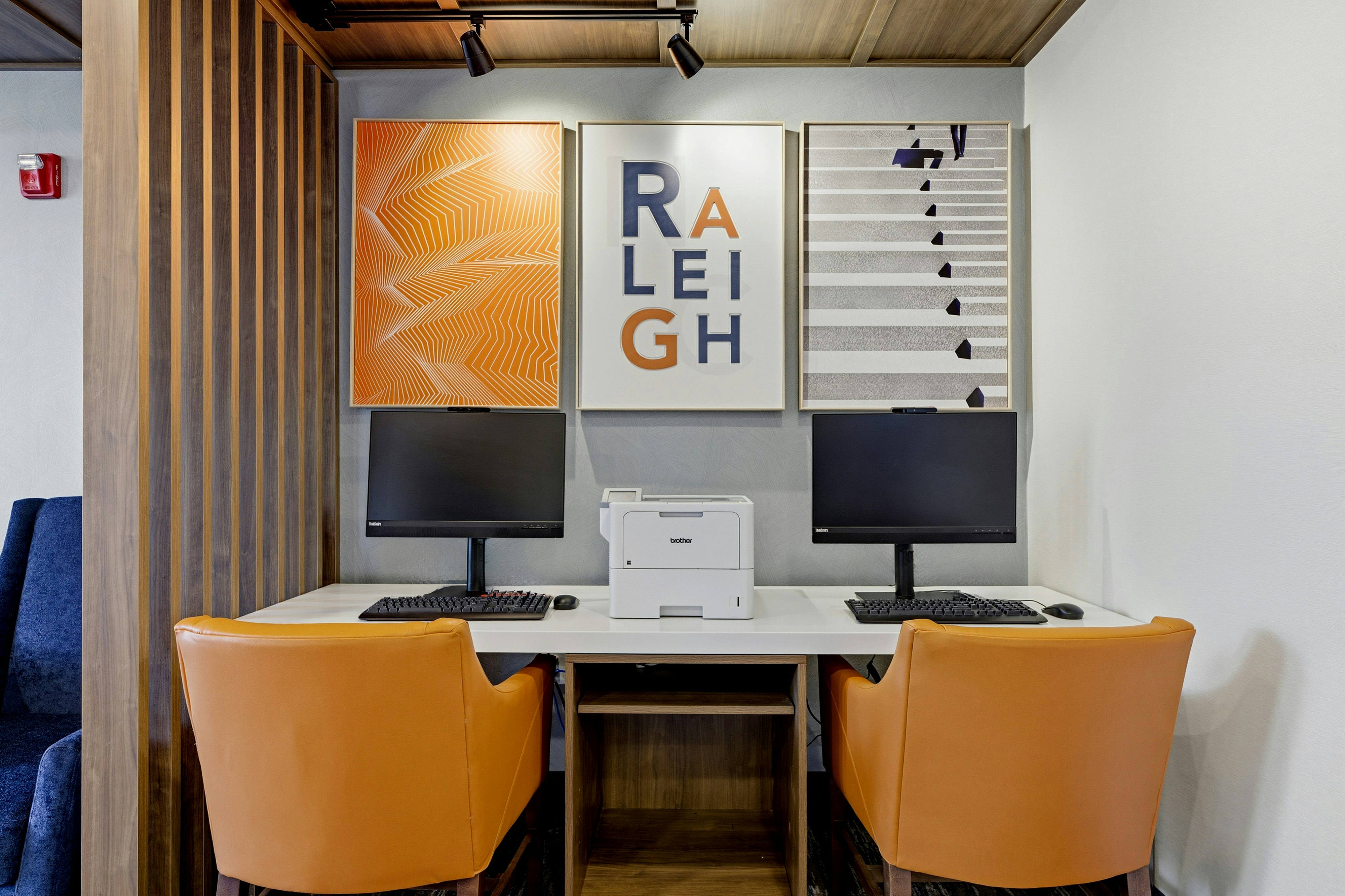 Holiday Inn Express & Suites Raleigh West - Lenovo Center 93/102