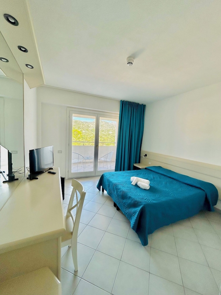 STANDARD, DOUBLE OR TWIN BED
