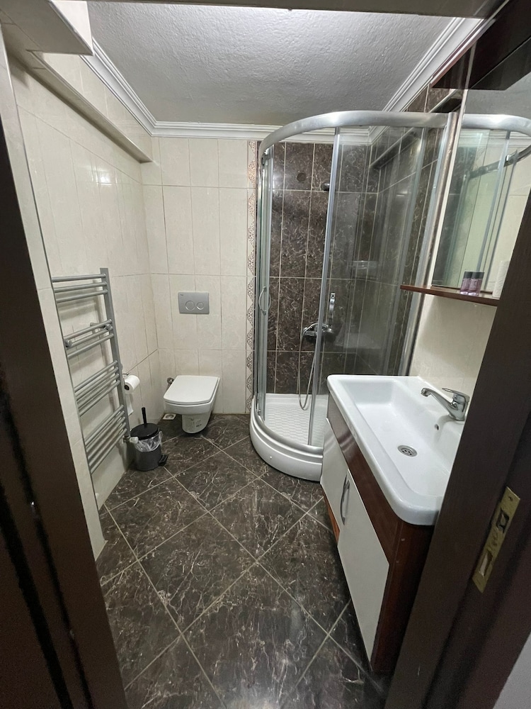 Uzunhan Hotel 43/46