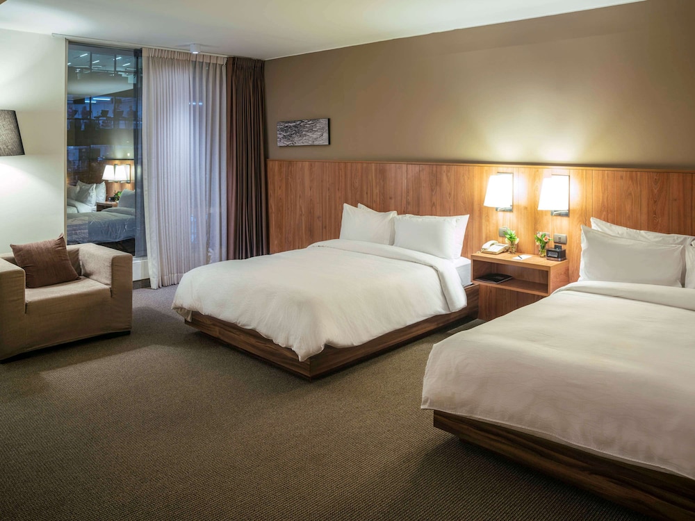 Pullman Lima San Isidro 15/49