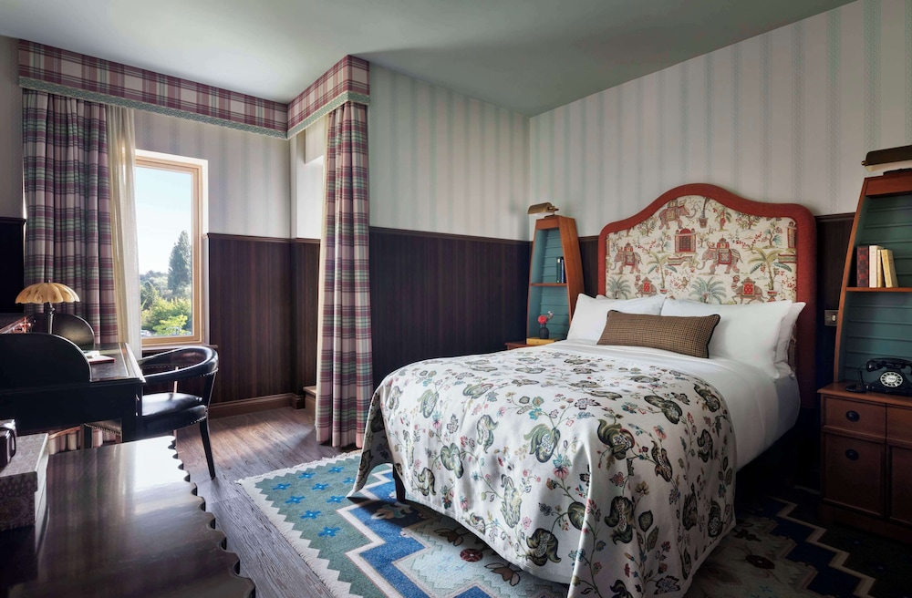 ROOM, KING BED