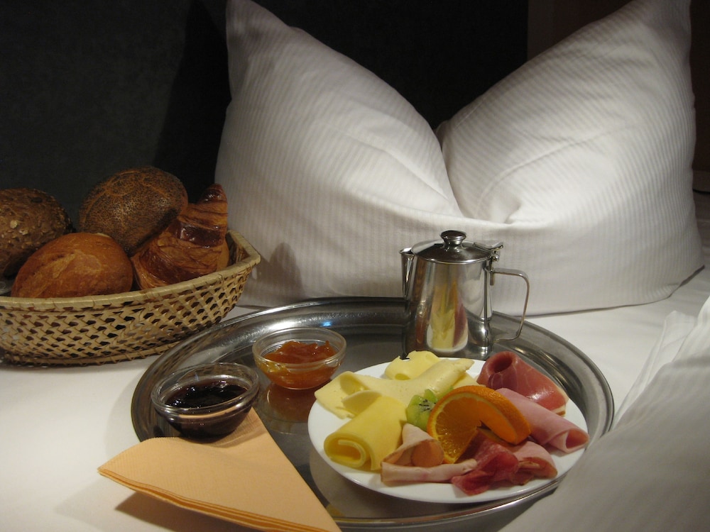Hotel Am Hermannplatz 18/24