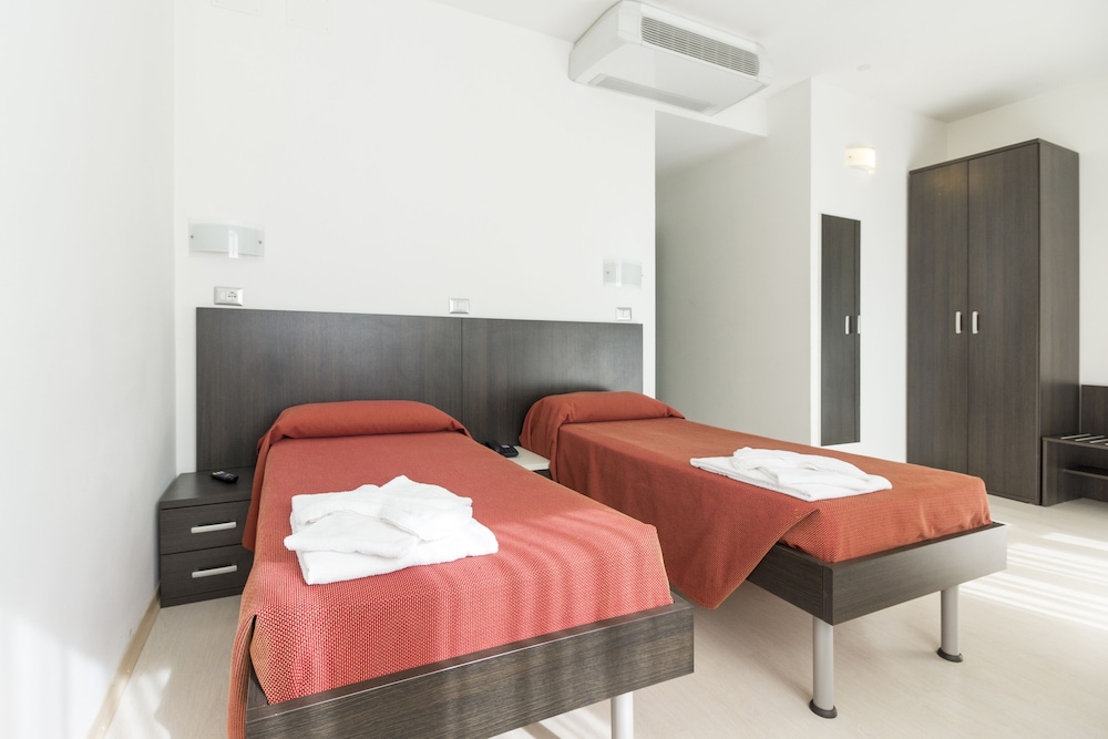 Hotel Sharing 23/67
