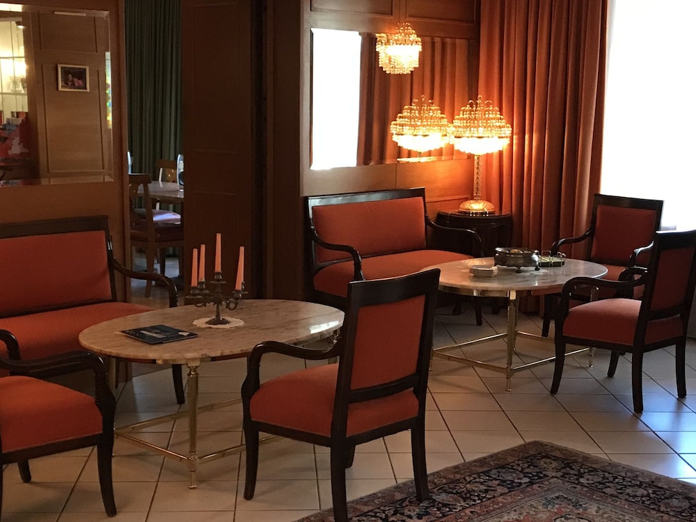 Hotel Vier Jahreszeiten 41/45