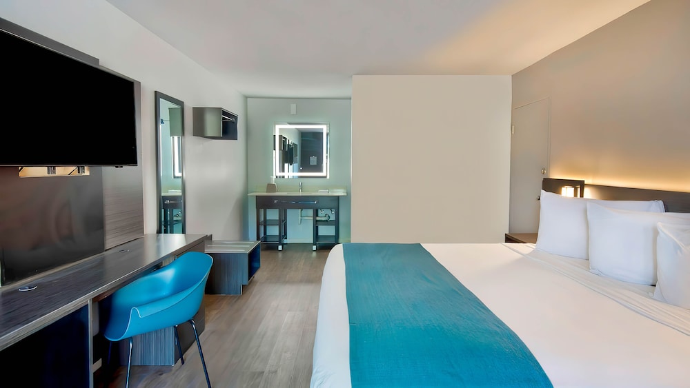 Motel6 Louisville, KY - Airport - Fair Expo 12/26