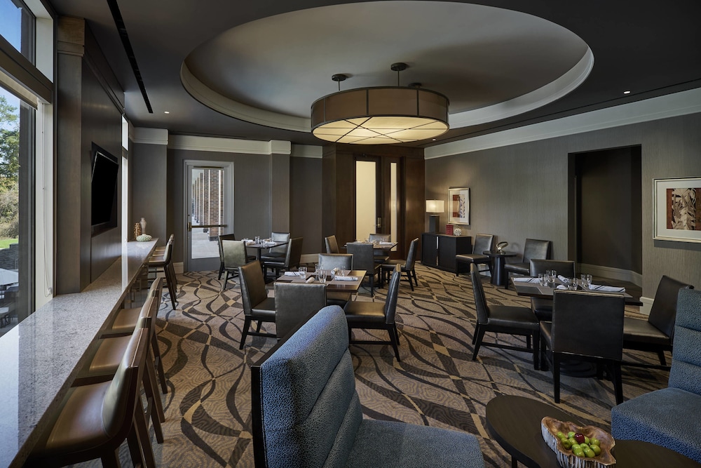 The Stateview Hotel Autograph Collection 46/57